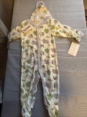 T.J.Maxx Cream One-Piece Footed Pajamas with Green & Gray Jungle Print